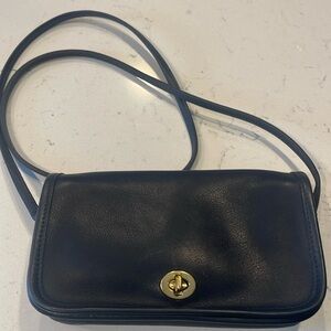 Vintage Coach Navy Dinky bag